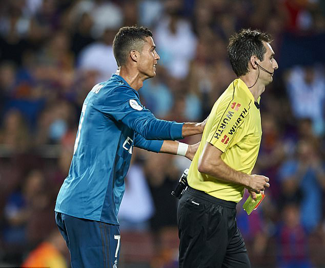 ರೆಫರಿಯನ್ನು ತಳ್ಳಿದ ರೊನಾಲ್ಡೊಗೆ ಐದು ಪಂದ್ಯಗಳ ನಿಷೇಧ