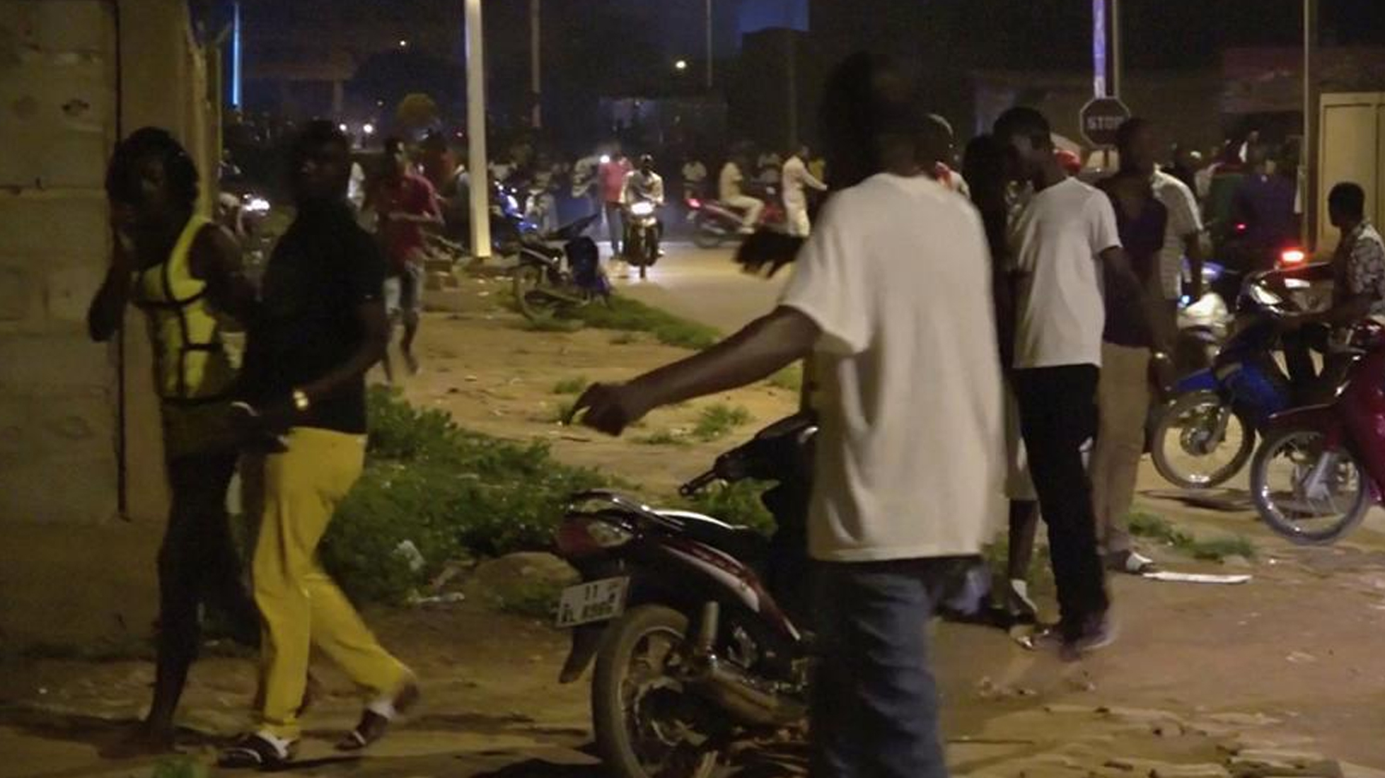 ಬರ್ಕಿನಫಾಸೊ ರೆಸ್ಟೋರೆಂಟ್ ಮೇಲೆ ದಾಳಿ: 18 ಸಾವು