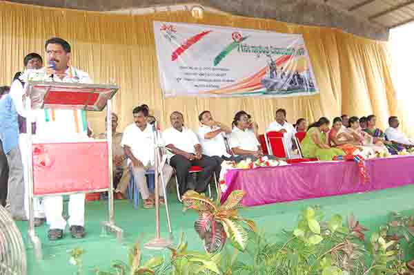 ಜಾತಿ ಜಾತಿಗಳ ನಡುವಿನ ಸಂಘರ್ಷದಿಂದ ಸಾರ್ವಭೌಮತ್ವಕ್ಕೆ ಧಕ್ಕೆ: ಶಾಸಕ ಎಸ್.ಎನ್.ಸುಬ್ಬಾರೆಡ್ಡಿ  ವಿಷಾಧ