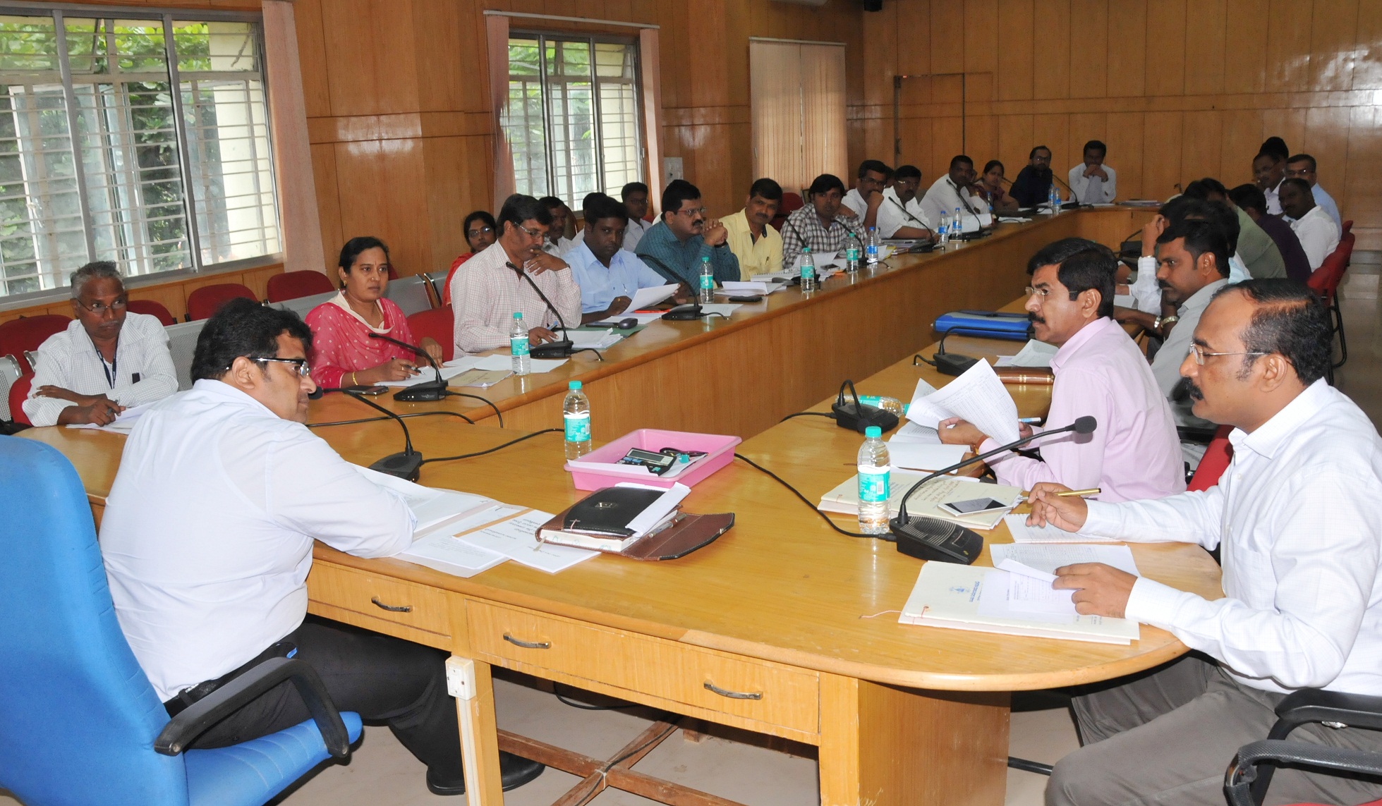 ತುಮಕೂರು; ಕಾಮಗಾರಿಗಳ ಗುತ್ತಿಗೆಯನ್ನು ಅರ್ಹರಿಗೇ ನೀಡಿ : ಡಿ.ಸಿ.ಮೋಹನ್‍ರಾಜ್