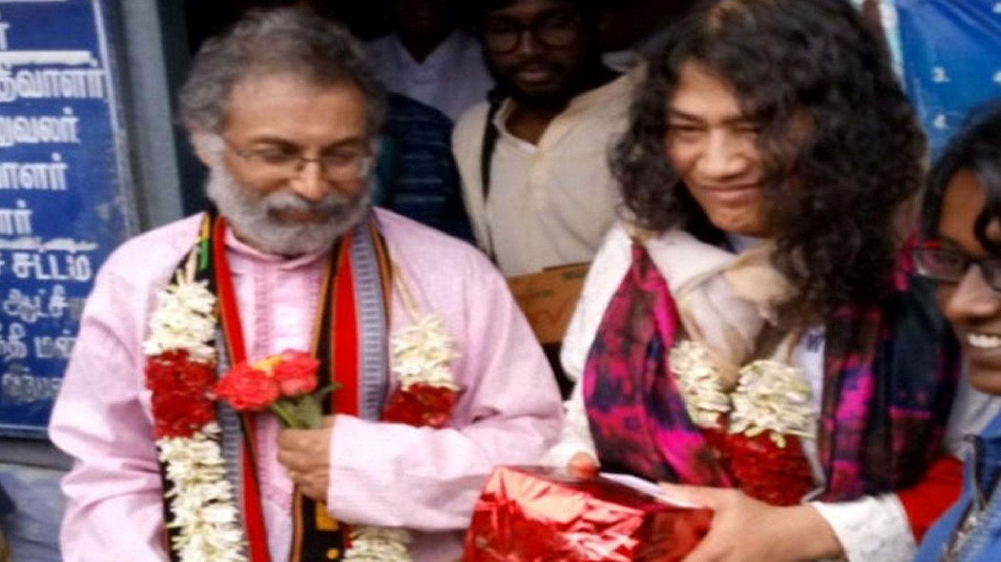 ಪ್ರಿಯಕರ ಡೆಸ್ಮಂಡ್ ಕುಟಿನ್ಹೊರನ್ನು ವಿವಾಹವಾದ ಇರೋಮ್ ಶರ್ಮಿಳಾ