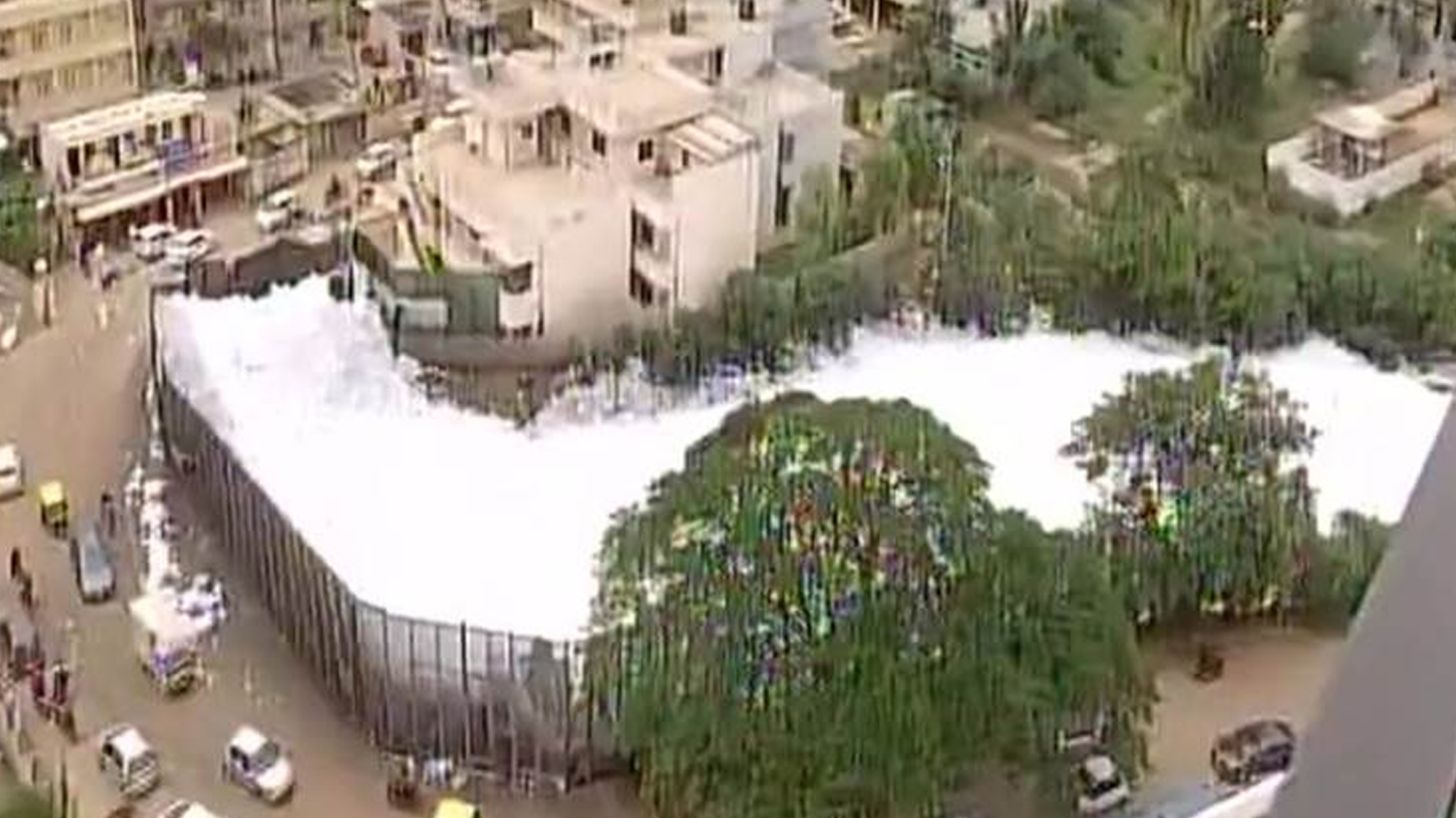 ಬೆಳ್ಳಂದೂರು ಕೆರೆಯಲ್ಲಿ ನೊರೆ: ಕರ್ನಾಟಕ ಸರಕಾರದ ಅಧಿಕಾರಿಗಳಿಗೆ ರಾಷ್ಟ್ರೀಯ ಹಸಿರು ನ್ಯಾಯ ಮಂಡಳಿ ನೋಟೀಸ್