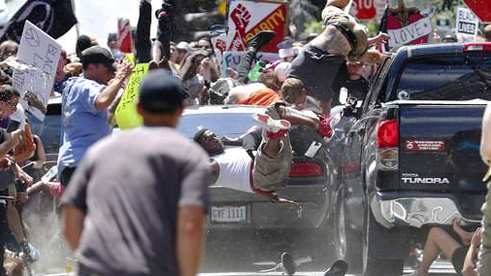 ಶಾರ್ಲಟ್ಸ್‌ವಿಲ್ ಹಿಂಸಾಚಾರ ಖಂಡಿಸಿದ ಮೈಕ್ರೊಸಾಫ್ಟ್, ಫೇಸ್‌ಬುಕ್, ಆ್ಯಪಲ್ ಸಿಇಒಗಳು