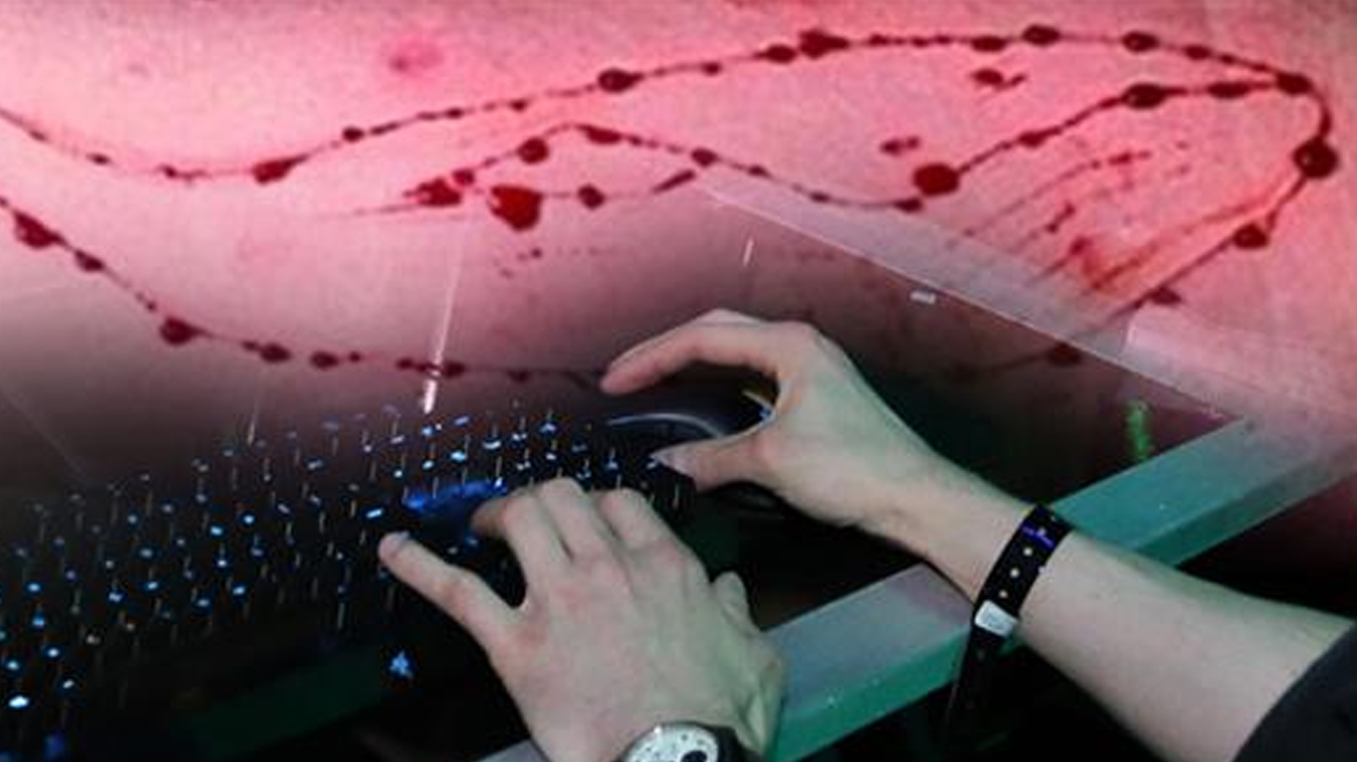 ಕೇರಳದ ಬಾಲಕರನ್ನು ನುಂಗುತ್ತಿರುವ ಬ್ಲೂವೇಲ್ ಕೇರಳದ ಬಾಲಕರನ್ನು ನುಂಗುತ್ತಿರುವ ಬ್ಲೂವೇಲ್