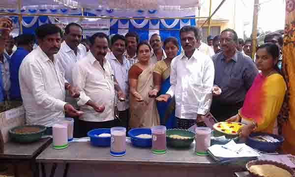 ‘ಇಲಾಖೆಗಳ ನಡಿಗೆ ರೈತರ ಮನೆ ಬಾಗಿಲಿಗೆ’ ಕಾರ್ಯಕ್ರಮ ಉದ್ಘಾಟನೆ