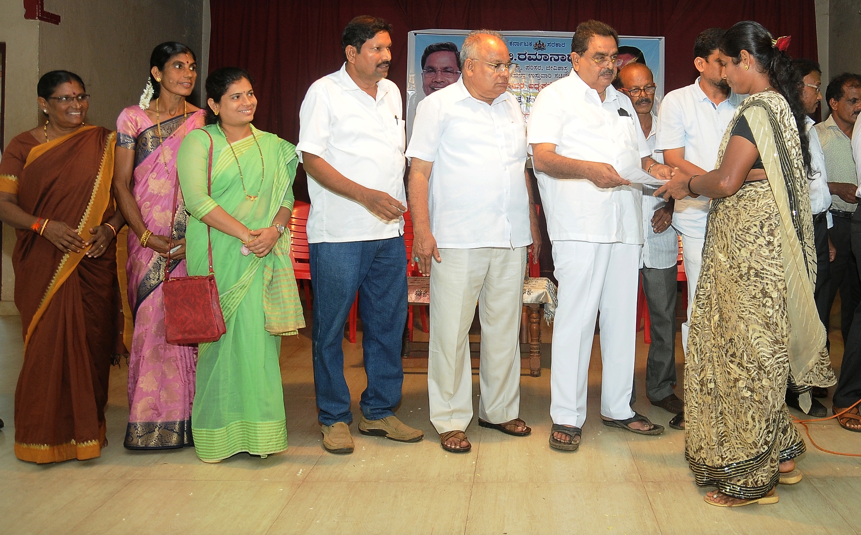 ಮಂಗಳೂರಿಗೂ ’ಇಂದಿರಾ ಕ್ಯಾಂಟೀನ್’: ರೈ ಭರವಸೆ