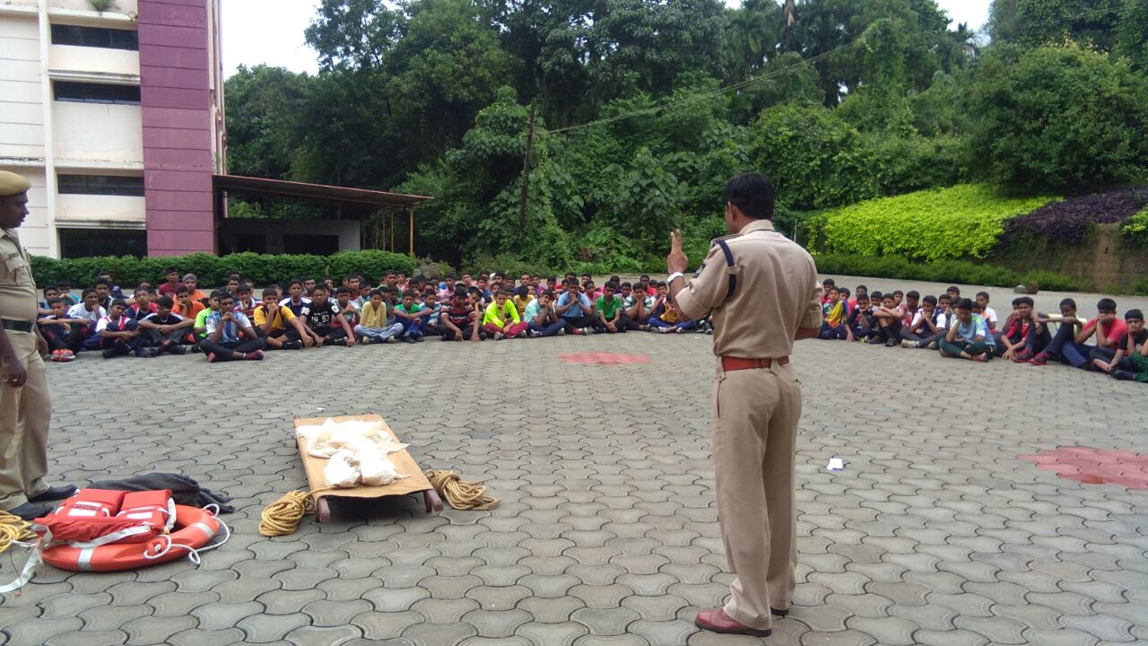 ಎನ್.ಸಿ.ಸಿ. ವಿದ್ಯಾರ್ಥಿಗಳಿಗೆ ಪೌರರಕ್ಷಣೆ ಕುರಿತು ತರಬೇತಿ