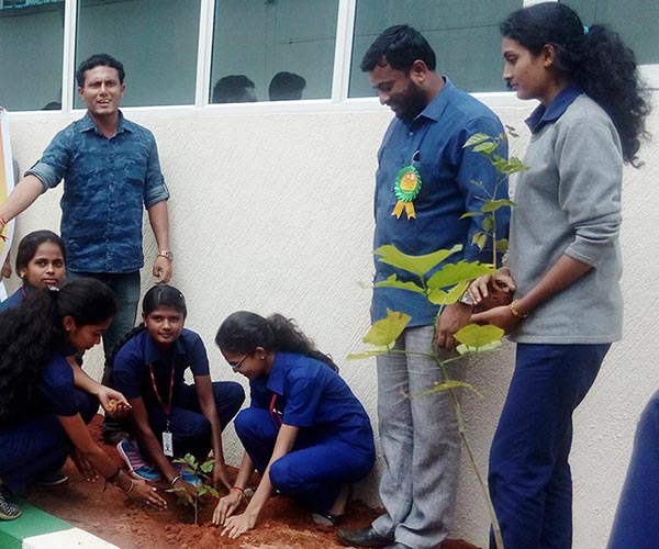 ಚಿಕ್ಕಬಳ್ಳಾಪುರ:ಯೋಧ ಮದನ್ ಲಾಲ್ ದಿಂಗ್ರಾ ಜನ್ಮ ದಿನಾಚರಣೆ