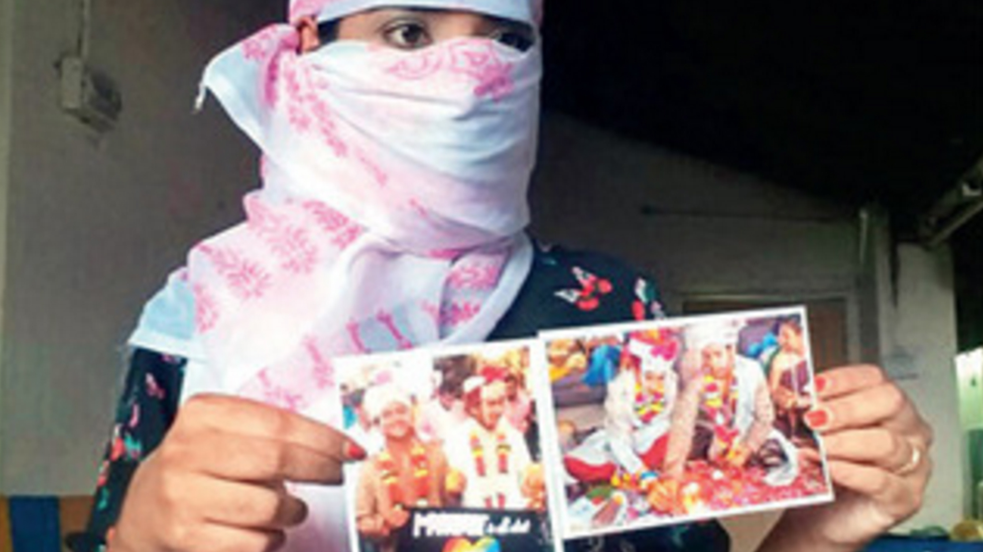 ಸಲಿಂಗಕಾಮಿ ಗೆಳೆಯನನ್ನು ಮದುವೆಯಾಗಿರುವ ವ್ಯಕ್ತಿಯ ಪತ್ನಿಯಿಂದ ಪೊಲೀಸರಿಗೆ ದೂರು ಸಲಿಂಗಕಾಮಿ ಗೆಳೆಯನನ್ನು ಮದುವೆಯಾಗಿರುವ ವ್ಯಕ್ತಿಯ ಪತ್ನಿಯಿಂದ ಪೊಲೀಸರಿಗೆ ದೂರು