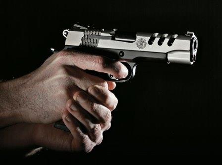 ನಿಷೇಧಿತ ಪಿಸ್ತೂಲ್ ಬಳಕೆ: ಅಪರಾಧಿಗೆ ಶಿಕ್ಷೆ, ದಂಡ