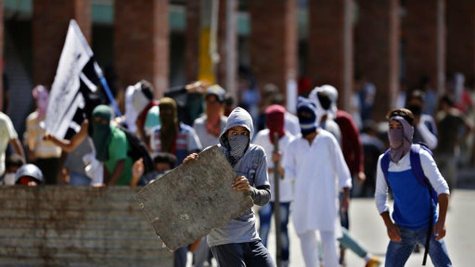 ಎನ್‌ಕೌಂಟರ್‌ಗೆ ನಾಗರಿಕ ಬಲಿ: ಕಾಶ್ಮೀರದಲ್ಲಿ ತೀವ್ರ ಪ್ರತಿಭಟನೆ