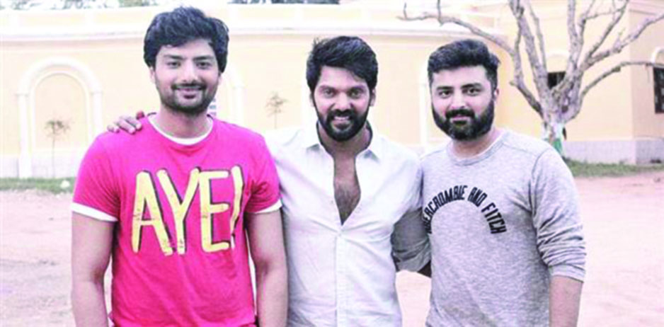 ರಾಜರಥದಲ್ಲಿ ಆರ್ಯ