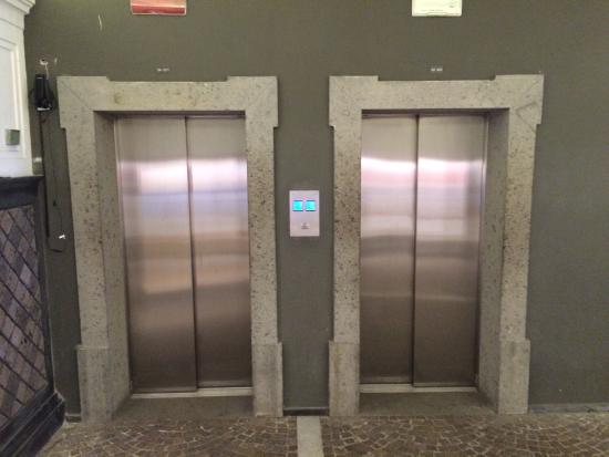 ಕಾಂಗ್ರೆಸ್ ಕಚೇರಿಯಲ್ಲಿ ಲಿಫ್ಟ್ ಬ್ಲಾಕ್: ಅಗ್ನಿ ಶಾಮಕ ಸಿಬ್ಬಂದಿಯಿಂದ 6 ಮಂದಿಯ ರಕ್ಷಣೆ