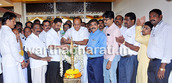 ರೈತರ ಸಾಲ ಕೇಂದ್ರ ಮನ್ನಾ ಮಾಡಲು ಬಿಜೆಪಿ ಮುಖಂಡರು ಒತ್ತಡ ಹೇರಲಿ : ವಿನಯಕುಮಾರ್ ಸೊರಕೆ