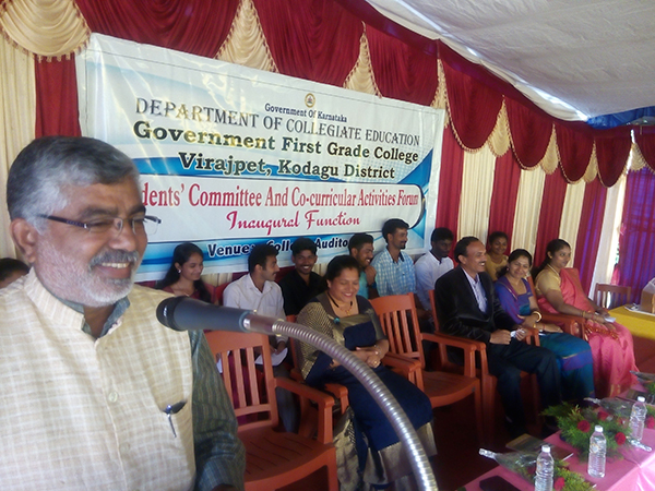 ಇಂದಿನ ಯುವ ಪೀಳಿಗೆ ಪುಸ್ತಕ ಬಿಟ್ಟು ಮಸ್ತಕ ಕಡೆಗೆ ಹೆಜ್ಜೆ ಹಾಕುತ್ತಿದ್ದಾರೆ: ಅಡ್ಡಂಡ.ಸಿ.ಕಾರ್ಯಪ್ಪ