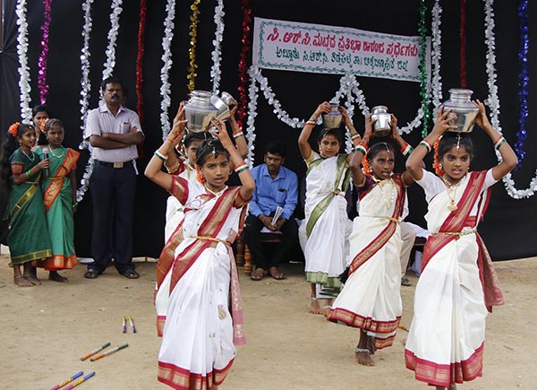 ಶಿಡ್ಲಘಟ್ಟ: ಅಬ್ಲೂಡು ಕ್ಲಸ್ಟರ್ ಮಟ್ಟದ ಪ್ರತಿಭಾ ಕಾರಂಜಿ