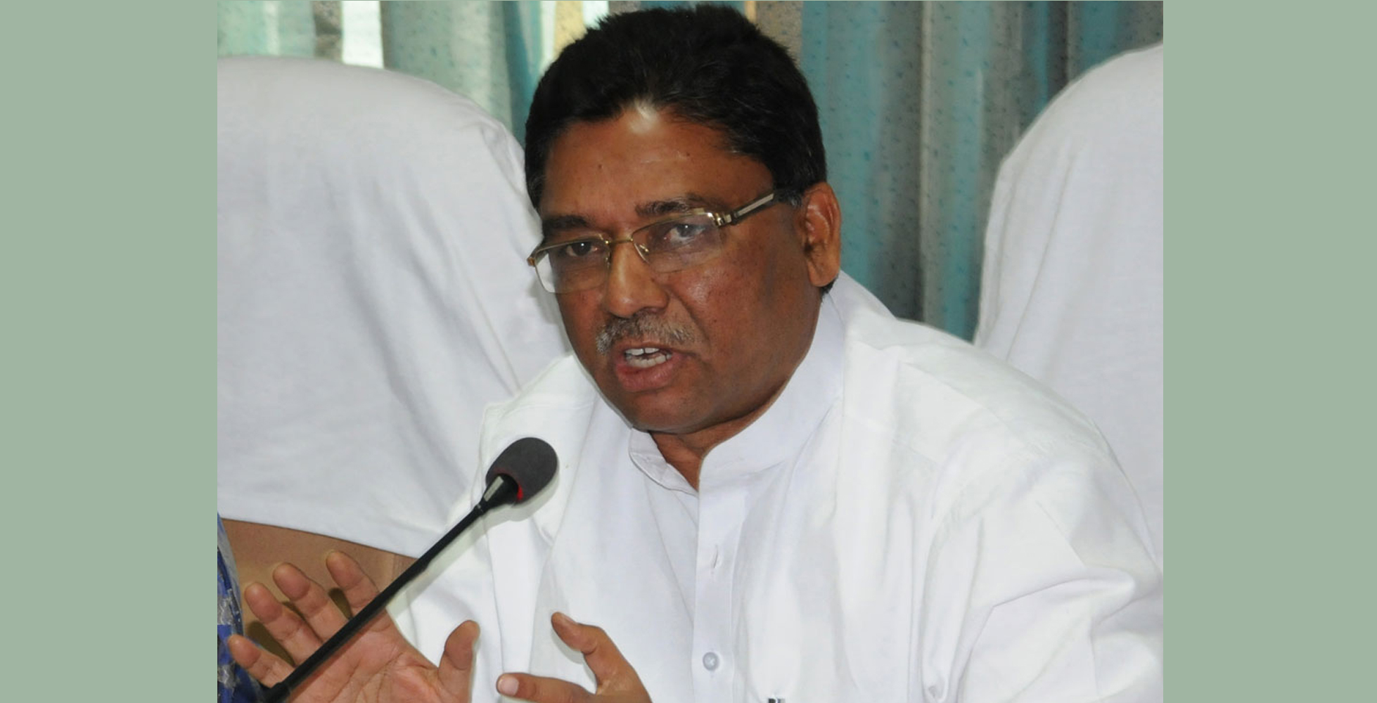 ಆಳ್ವಾಸ್ ಶಿಕ್ಷಣ ಸಂಸ್ಥೆಯ ಆಡಳಿತ ಮಂಡಳಿಯ ವಿರುದ್ಧ ಕೇಸು ದಾಖಲಿಸಲು ವಿ.ಎಸ್.ಉಗ್ರಪ್ಪ ಸೂಚನೆ