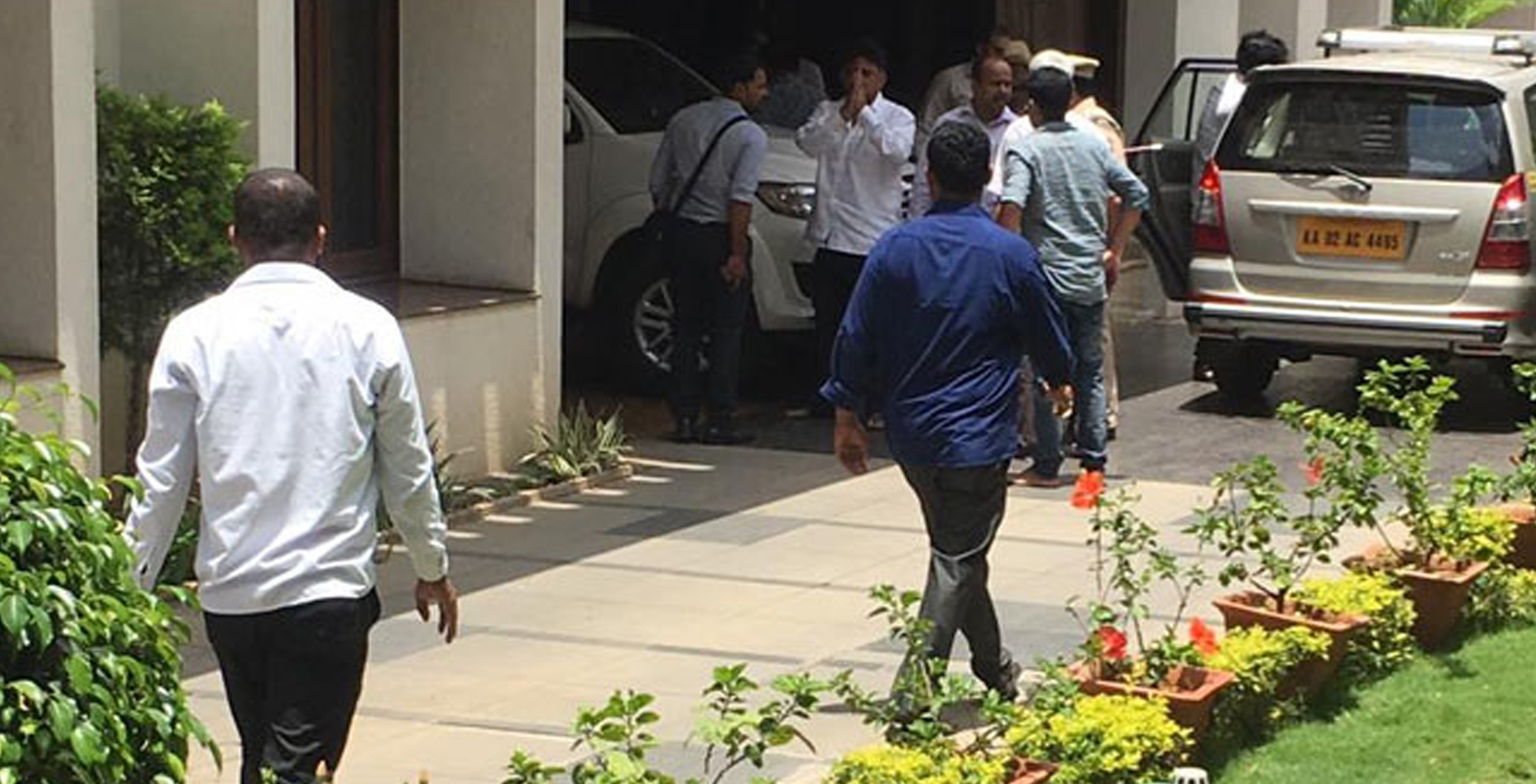 ಡಿಕೆಶಿ ಮನೆಗೆ ಐಟಿ ದಾಳಿ: ನಗದು-ಚಿನ್ನಾಭರಣ ಪತ್ತೆಯಾಗಿಲ್ಲ; ಆದಾಯ ತೆರಿಗೆ ಇಲಾಖೆ ಸ್ಪಷ್ಟನೆ