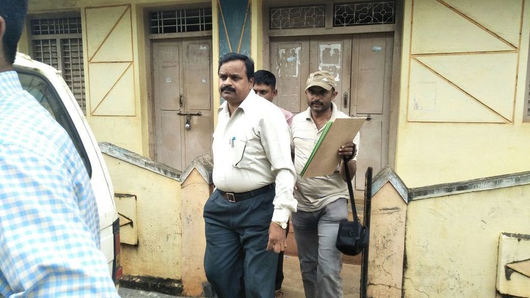 ಭ್ರಷ್ಟಾಚಾರ: ಗ್ರಾಮ ಲೆಕ್ಕಾಧಿಕಾರಿ ಬಂಧನ