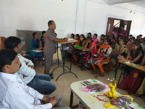 ಕಲಿಯುವ ಹಂತವನ್ನು ಅಲಕ್ಷಿಸದೇ ಸುಶಿಕ್ಷಿತರಾಗಿ: ಪ್ರೊ.ಮಲ್ಲಿಕಾರ್ಜುನ ಹಲಸಂಗಿ