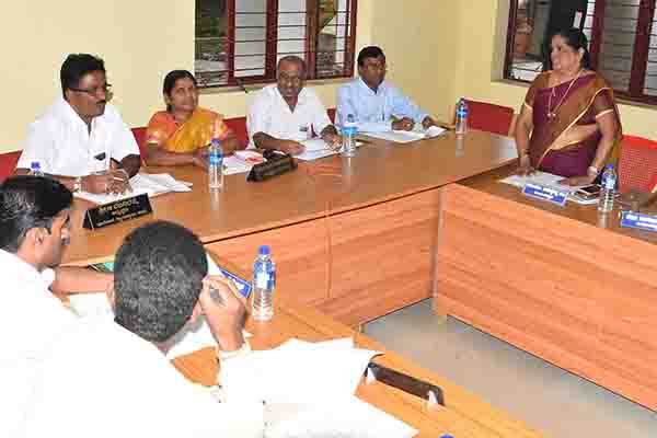 ಸರಕಾರಿ ಯೋಜನೆಗಳ ಬಗ್ಗೆ ಮಾಹಿತಿ ನೀಡಲು ತಾಪಂ ಸದಸ್ಯರ ಆಗ್ರಹ