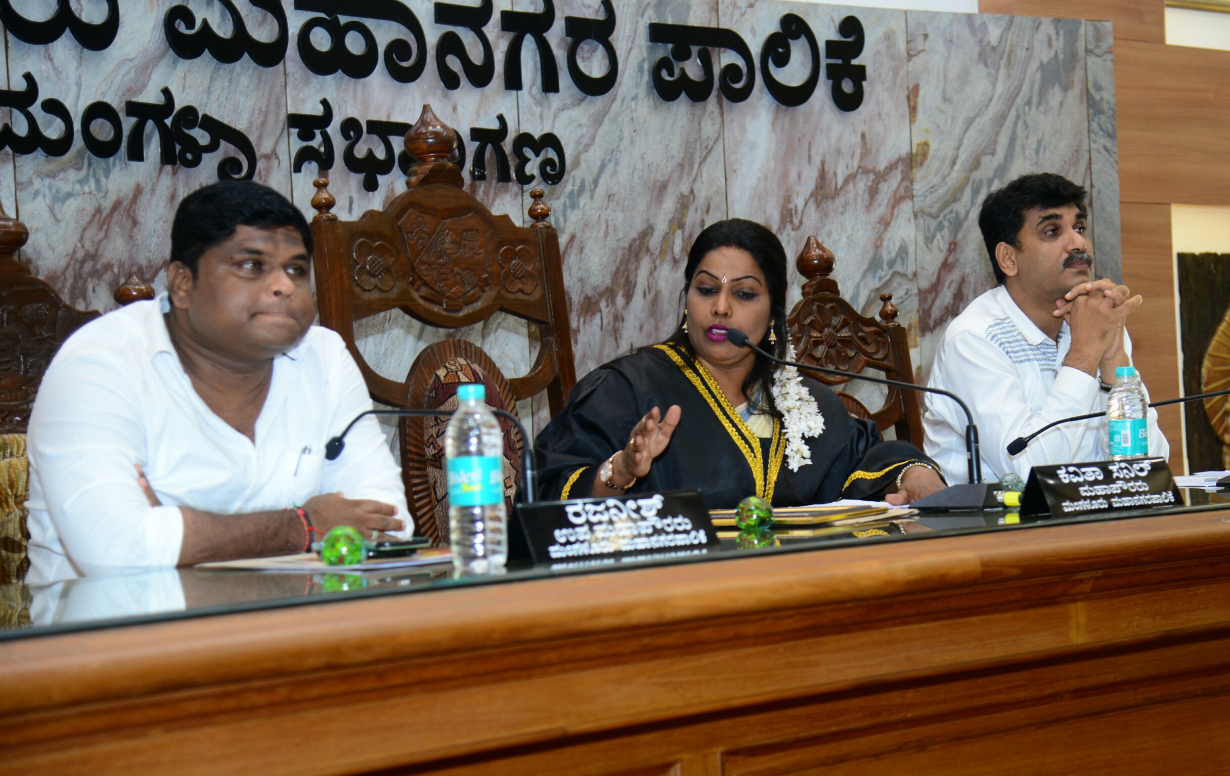 ಮನಪಾ ಸಭೆ: ಕಸ ವಿಲೇವಾರಿ ಸಮಸ್ಯೆಯ ಬಗ್ಗೆ ಗುತ್ತಿಗೆದಾರರ ವಿರುದ್ಧ ಸದಸ್ಯರಿಂದ ಆಕ್ರೋಶ