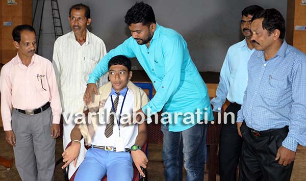 ಪ್ರತಿಭಾವಂತ ಬಾಲಕ ಪ್ರತೀಕ್ ಪ್ರಕಾಶ ಹೆಗಡೆ ಅವರಿಗೆ ಸನ್ಮಾನ