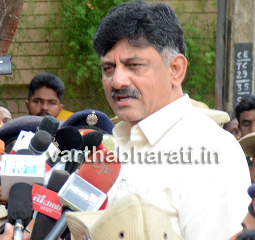 ಎಲ್ಲ ವದಂತಿಗಳಿಗೆ ಸೂಕ್ತ ಸಮಯದಲ್ಲಿ ಉತ್ತರ: ಡಿಕೆಶಿ