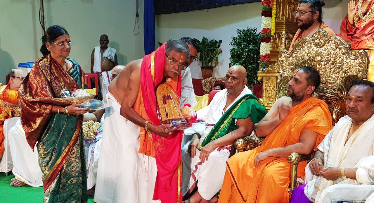 ಉದ್ಯಮಿ ವೆಂಕಟೇಶ್ ಪ್ರಭುಗೆ ಗುರು ಸೇವಾ ಧುರೀಣ ಪ್ರಶಸ್ತಿ