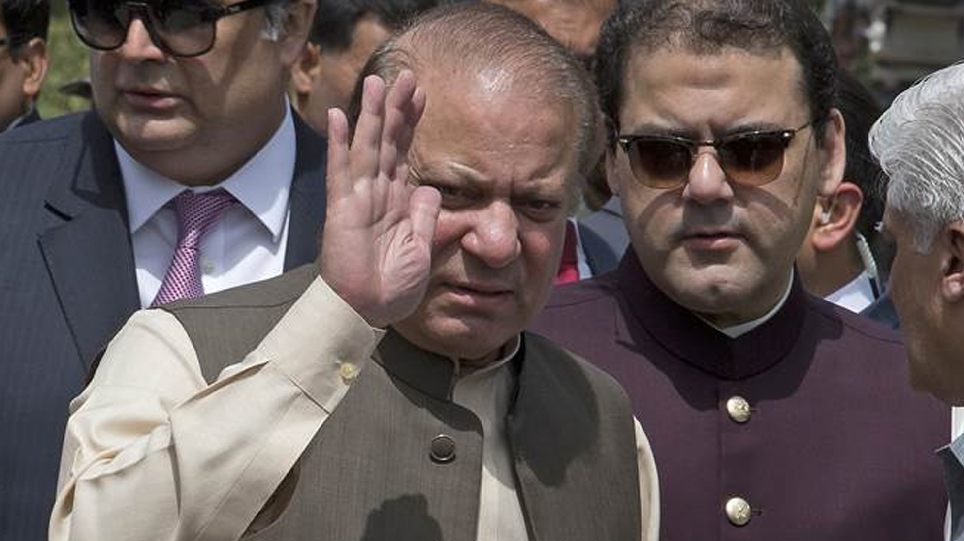 ಅಬ್ಬಾಸಿ ಪ್ರಧಾನಿಯಾಗಿ ಮುಂದುವರಿಯಲಿ: ನವಾಝ್ ಶರೀಫ್ ಇಂಗಿತ