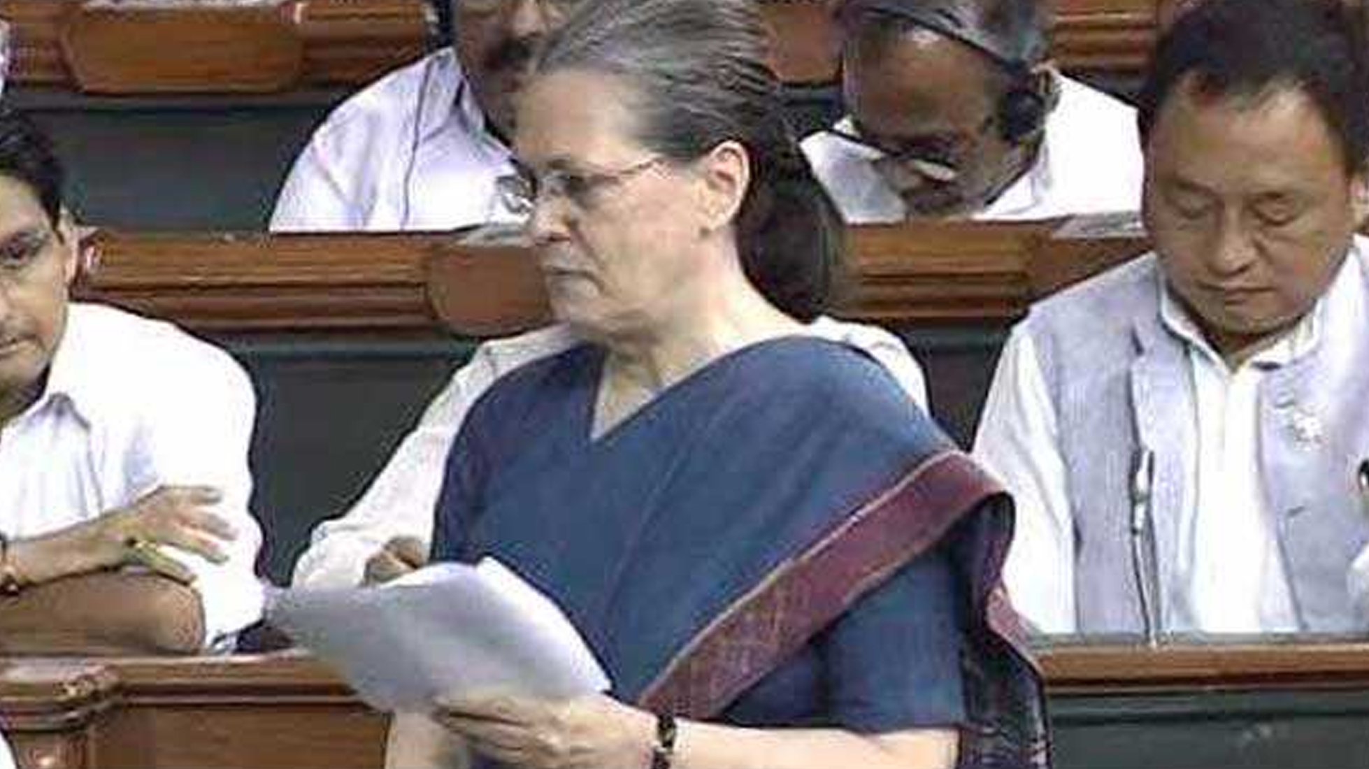 ಪ್ರಜಾಪ್ರಭುತ್ವದ ಮೇಲೆ ಕೋಮುವಾದಿ,ದಮನಕಾರಿ ಶಕ್ತಿಗಳ ದಾಳಿ:ಸೋನಿಯಾ