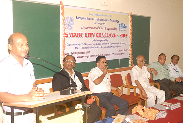 ಜನರು ಆಂತರಿಕವಾಗಿ ಸ್ಮಾರ್ಟ್ ಆದರೆ ನಗರವು ತಾನಾಗಿಯೇ ಸ್ಮಾರ್ಟ್ ಆಗಲಿದೆ: ಡಿ.ಎಸ್. ರಮೇಶ್