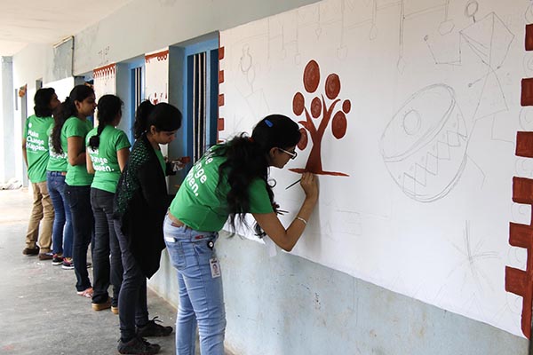 ಸರಕಾರಿ ಶಾಲೆಗಳಿಗೆ ಶಕ್ತಿ ತುಂಬಲು ಕಂಪೆನಿಗಳು ಕೈಜೋಡಿಸಬೇಕು: ಉಷಾಶೆಟ್ಟಿ