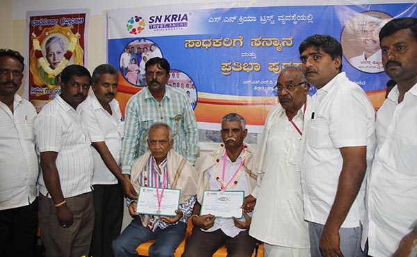 ಯುವ ಜನತೆ ಸಮಾಜಮುಖಿಯಾಗಿ ಚಿಂತನೆ ನಡೆಸಬೇಕು: ಆಂಜಿನಪ್ಪ ಪುಟ್ಟು