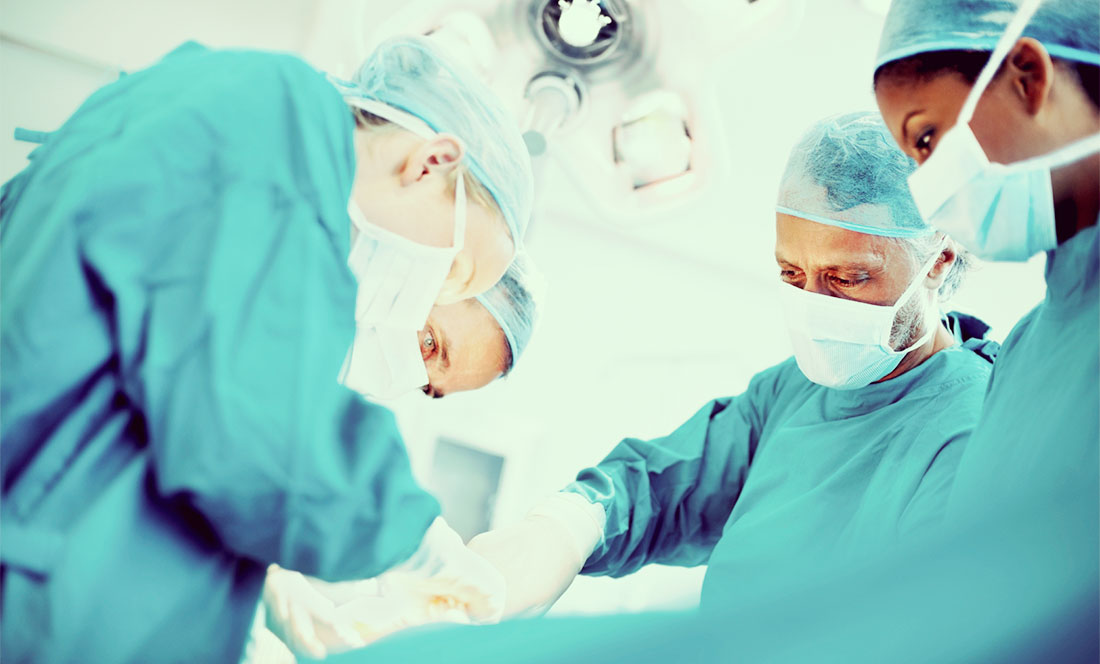 ವೈದ್ಯರು ಮೆದುಳಿನಲ್ಲಿದ್ದ ಗೆಡ್ಡೆ ತೆಗೆಯುತ್ತಿದ್ದಾಗ ಮೊಬೈಲ್ ನಲ್ಲಿ ಕ್ಯಾಂಡಿಕ್ರಶ್ ಆಡಿದ ಬಾಲಕಿ!