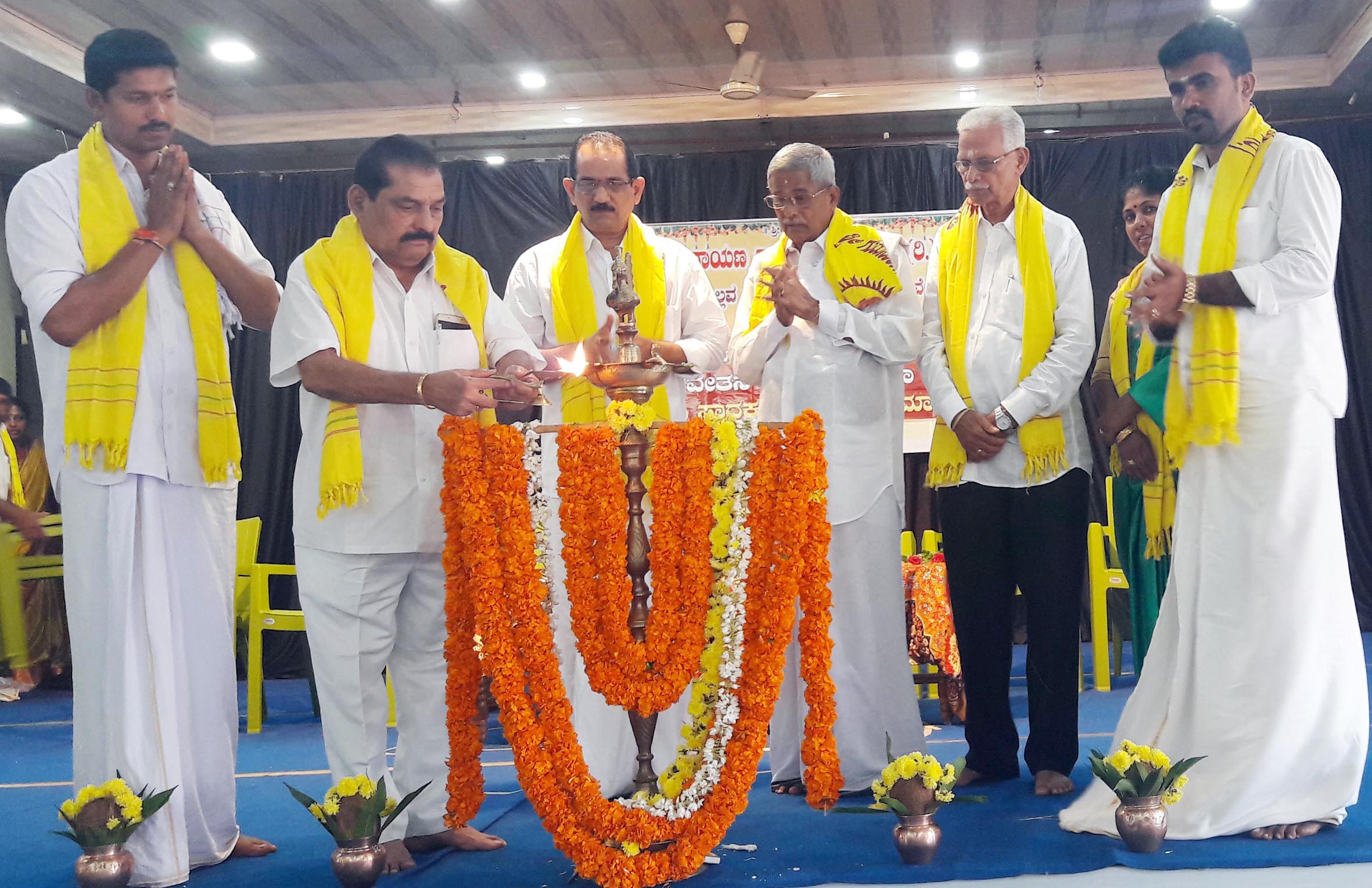 ಬೆಳ್ತಂಗಡಿ: ಬ್ರಹ್ಮಶ್ರೀ ನಾರಾಯಣಗುರು ಜಯಂತಿ, ವಿದ್ಯಾರ್ಥಿ ವೇತನ ವಿತರಣೆ