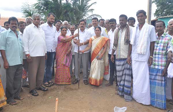 ಗ್ರಾಮೀಣ ಭಾಗದ ರಸ್ತೆ ಅಭಿವೃದ್ಧಿ, ಚರಂಡಿ ನಿರ್ಮಾಣಕ್ಕೆ ಹೆಚ್ಚಿನ ಒತ್ತು ನೀಡಲಾಗುವುದು: ಶಾಸಕ ನರೇಂದ್ರ