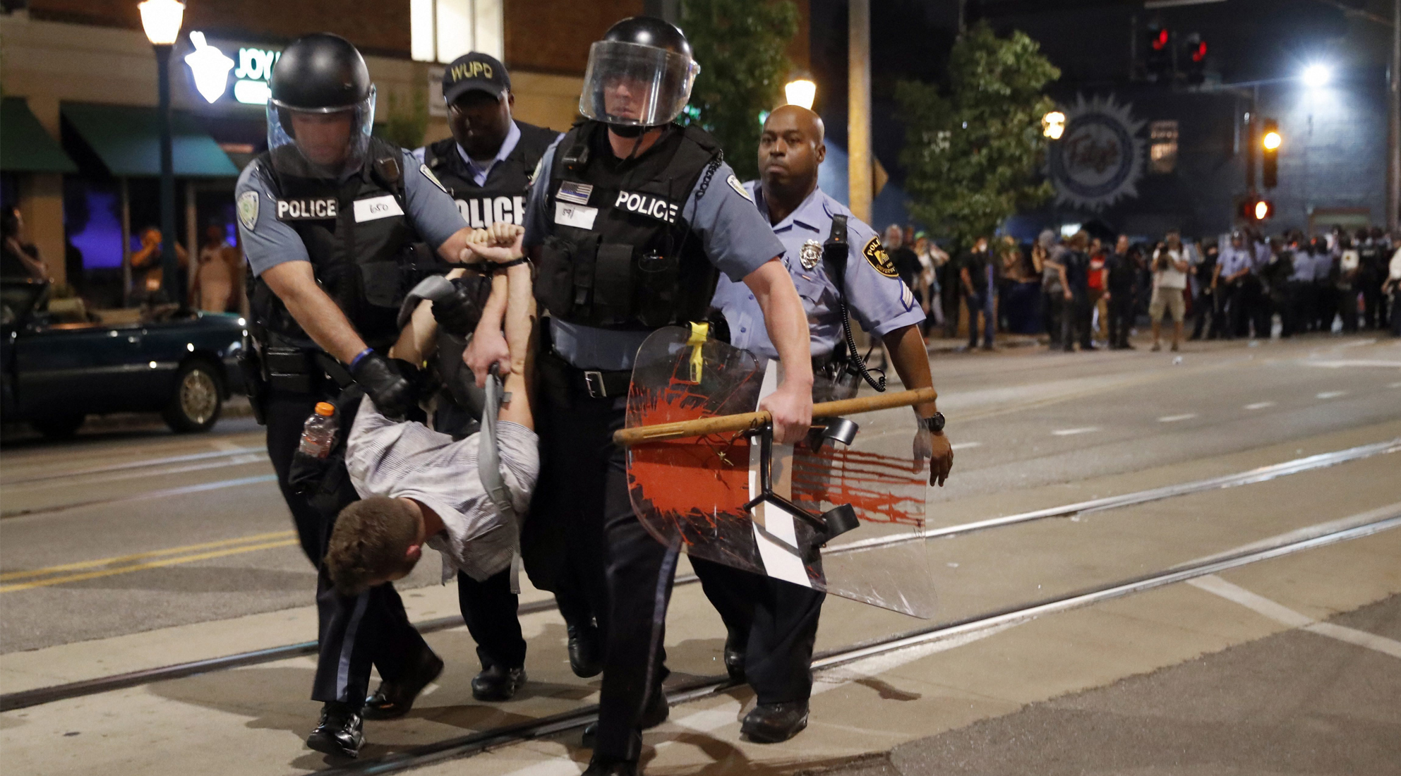 ಸೈಂಟ್‌ಲೂಯಿಸ್ ಹಿಂಸಾಚಾರಕ್ಕೆ ತಿರುಗಿದ ಪ್ರತಿಭಟನೆ