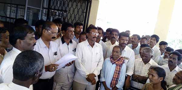 ಸೊರಬ: ಹಕ್ಕುಪತ್ರ ನೀಡುವಂತೆ ಆಗ್ರಹಿಸಿ ಮನವಿ