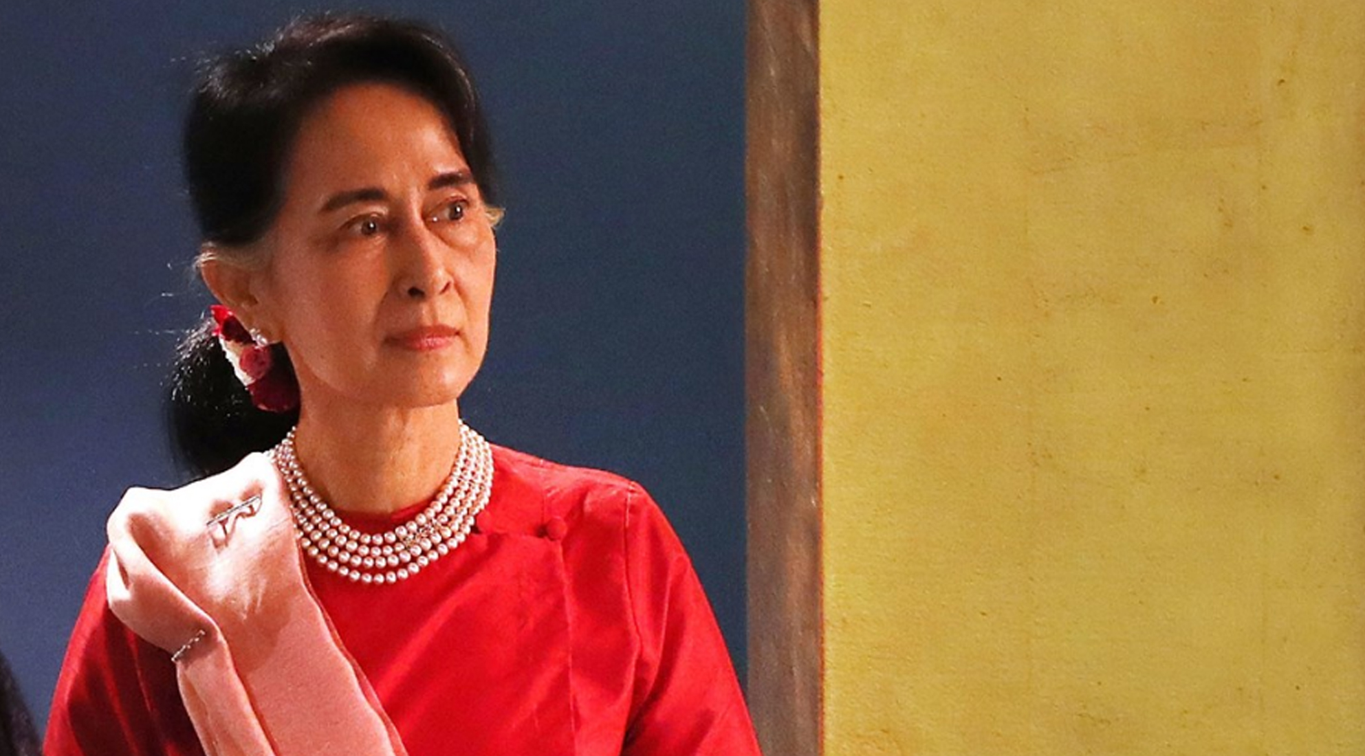 “ಮರಳಿನಲ್ಲಿ ತಲೆಗಳನ್ನು ಅಡಗಿಸುವ ಯತ್ನ”