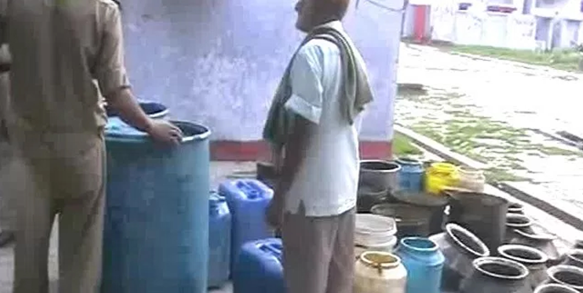 ಉ.ಪ್ರ: ಕಳ್ಳಭಟ್ಟಿ ಸೇವನೆಯಿಂದ ಸಾವು ಸಂಭವಿಸಿದರೆ ತಯಾರಕರಿಗೆ ಮರಣದಂಡನೆ!