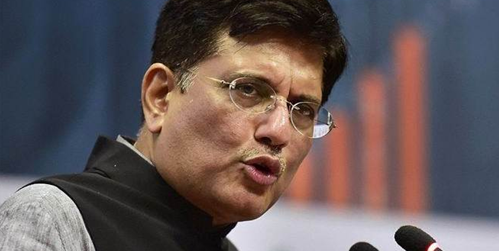 ರೈಲುಗಳಲ್ಲಿ ಆಹಾರ ಪ್ರಮಾಣ, ಗುತ್ತಿಗೆದಾರನ ವಿವರಗಳನ್ನು ಹೊಂದಿರುವುದು ಕಡ್ಡಾಯ: ರೈಲ್ವೆ ಸಚಿವ