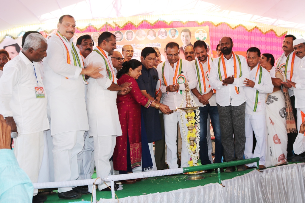 ಯುವಜನರನ್ನು ಪಕ್ಷದತ್ತ ಸೆಳೆಯುವ ಕೆಲಸ ಮಾಡಬೇಕು: ಆಸ್ಕರ್ ಫೆರ್ನಾಂಡಿಸ್