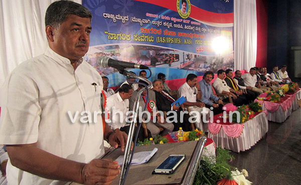 ವಿದ್ಯಾದೇವತೆಯನ್ನು ಪೂಜಿಸುವ ಶೇ.64 ಮಹಿಳೆಯರು ಅನಕ್ಷರಸ್ಥರಾಗಿದ್ದಾರೆ : ಬಿ.ಕೆ.ಹರಿಪ್ರಸಾದ್