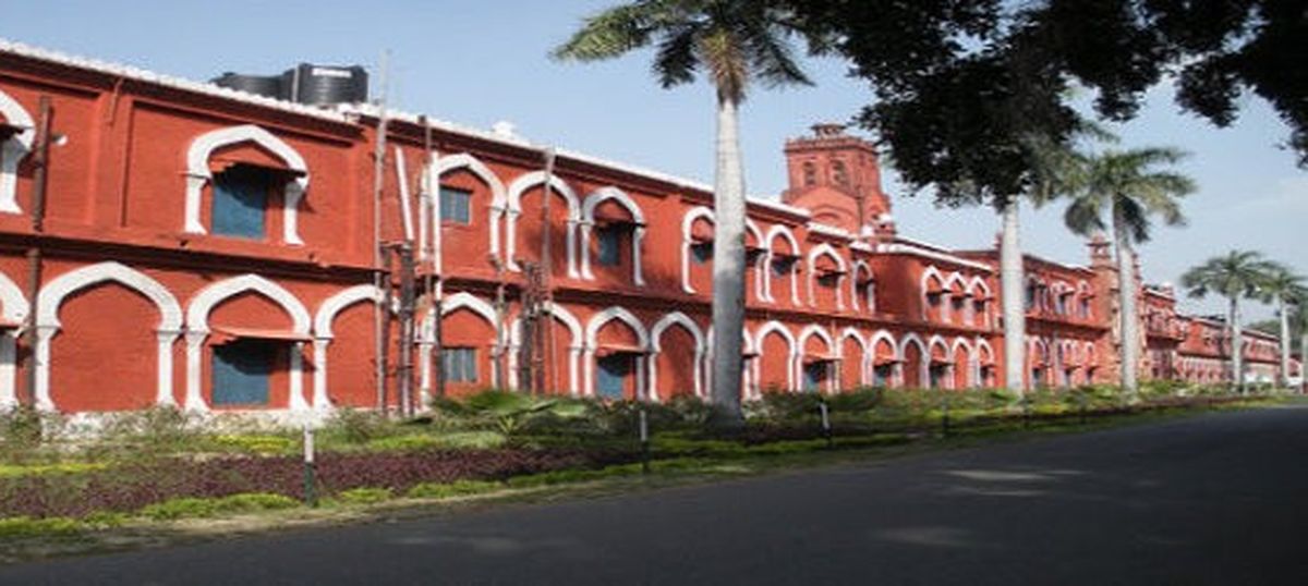 ಆಲಿಗರ್ ಮುಸ್ಲಿಂ ವಿವಿ ಮಾಜಿ ವಿದ್ಯಾರ್ಥಿ ಮುಖಂಡನ ಮೇಲೆ ಗುಂಡಿನ ದಾಳಿ