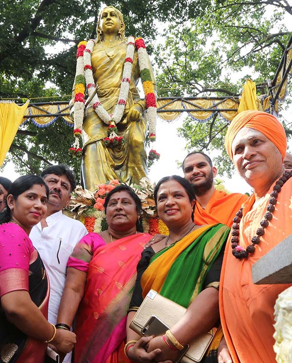 ಬಿಬಿಎಂಪಿ ಕೇಂದ್ರ ಕಚೇರಿಯಲ್ಲಿ ಲಕ್ಷ್ಮಿದೇವಮ್ಮ ಪ್ರತಿಮೆ ಅನಾವರಣ