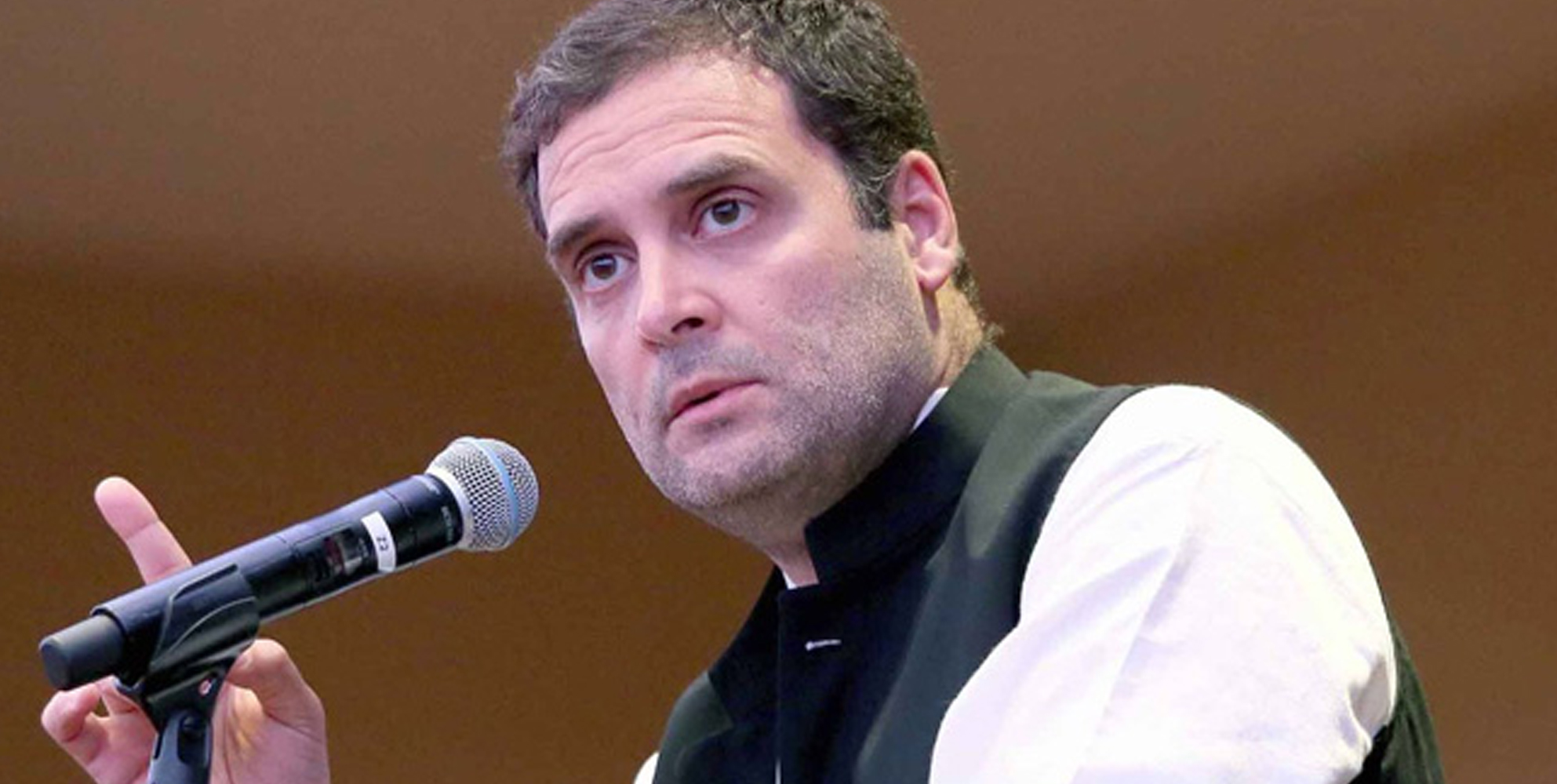 “ನಮ್ಮ ವಿಮಾನದ ರೆಕ್ಕೆಗಳು ಉದುರಿ ಬಿದ್ದಿವೆ, ನಿಮ್ಮ ಸೀಟ್ ಬೆಲ್ಟ್‌ಗಳನ್ನು ಕಟ್ಟಿ ಗಟ್ಟಿಯಾಗಿ ಕುಳಿತಿರಿ”