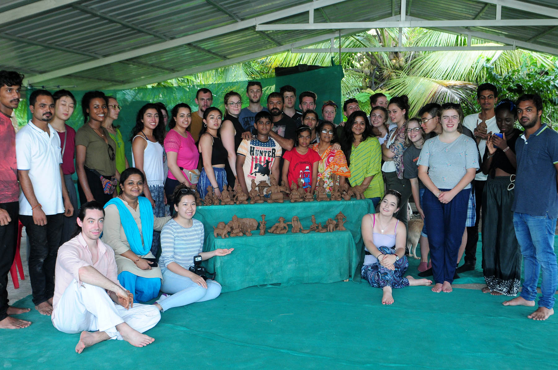 ಫಲಿಮಾರಿನ ಆರ್ಟ್ ಗ್ಯಾಲರಿಗೆ ಭೇಟಿ ನೀಡಿದ ವಿದೇಶಿ ವಿದ್ಯಾರ್ಥಿಗಳು