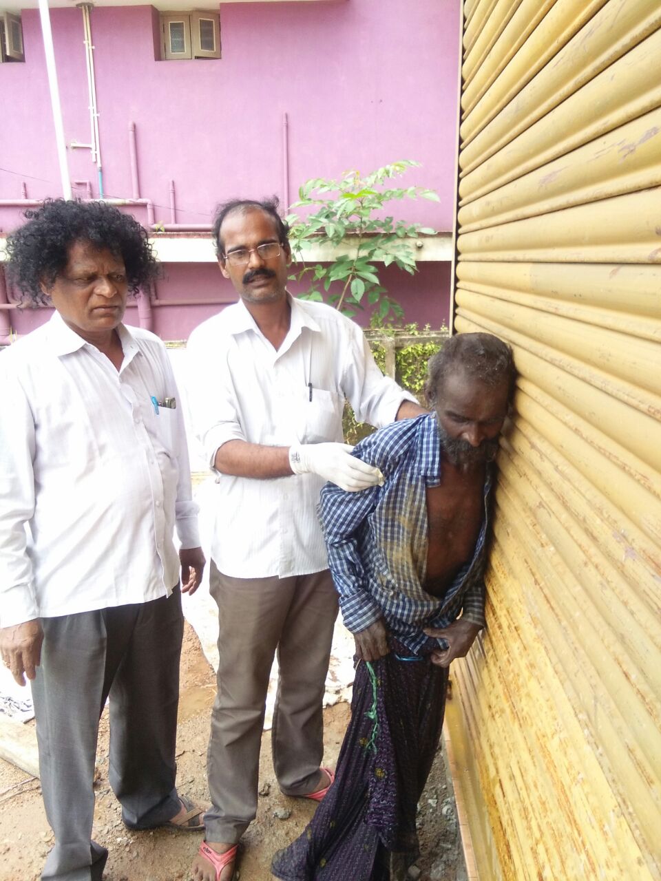 ಗಂಭೀರ ಸ್ಥಿತಿಯಲ್ಲಿದ್ದ ರೋಗಿಯ ರಕ್ಷಣೆ