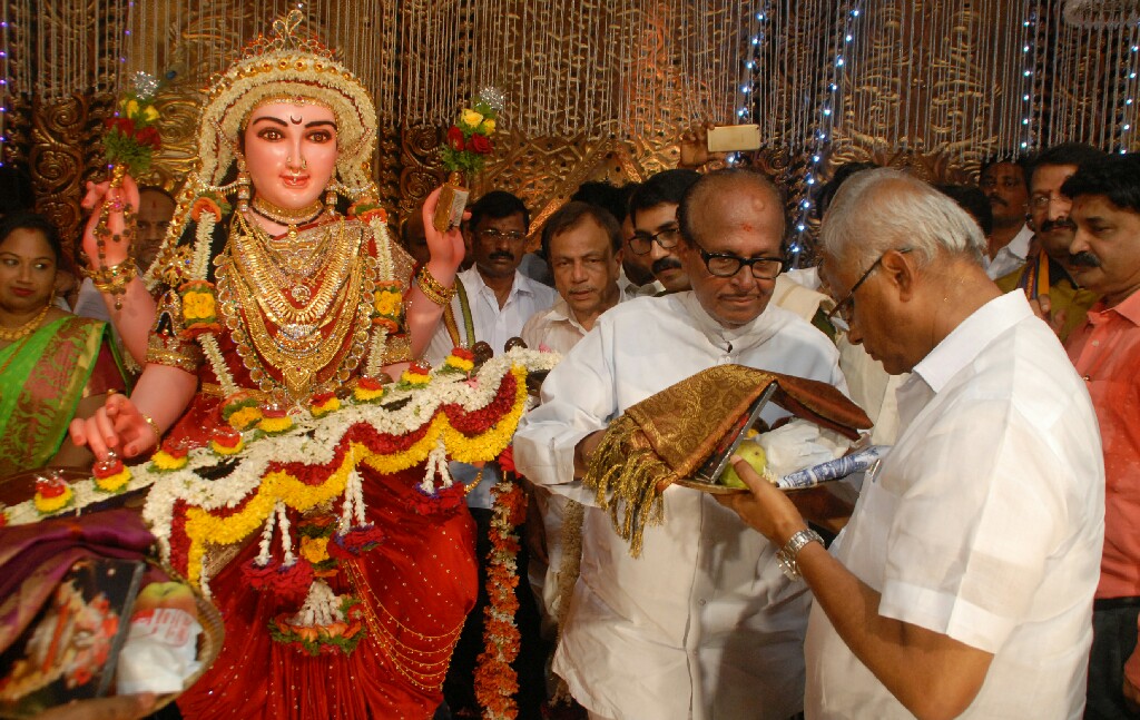 ಮಂಗಳೂರು ದಸರಾ ಮೆರವಣಿಗೆಗೆ ಚಾಲನೆ